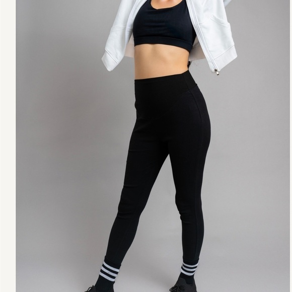 Black High-Waisted Leggings Maternity - Picture 2 of 5